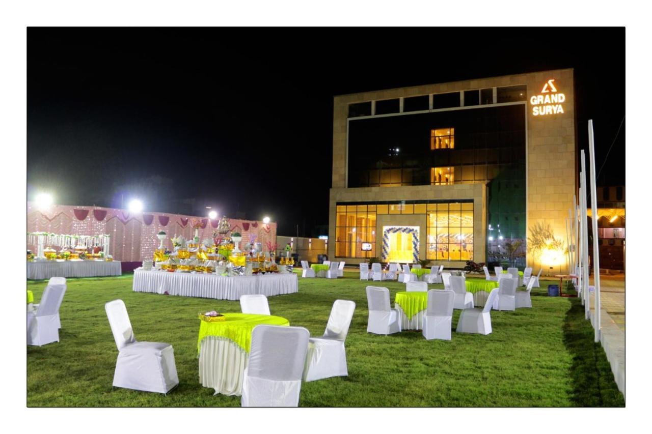 Hotel Grand Surya Kodarma 외부 사진