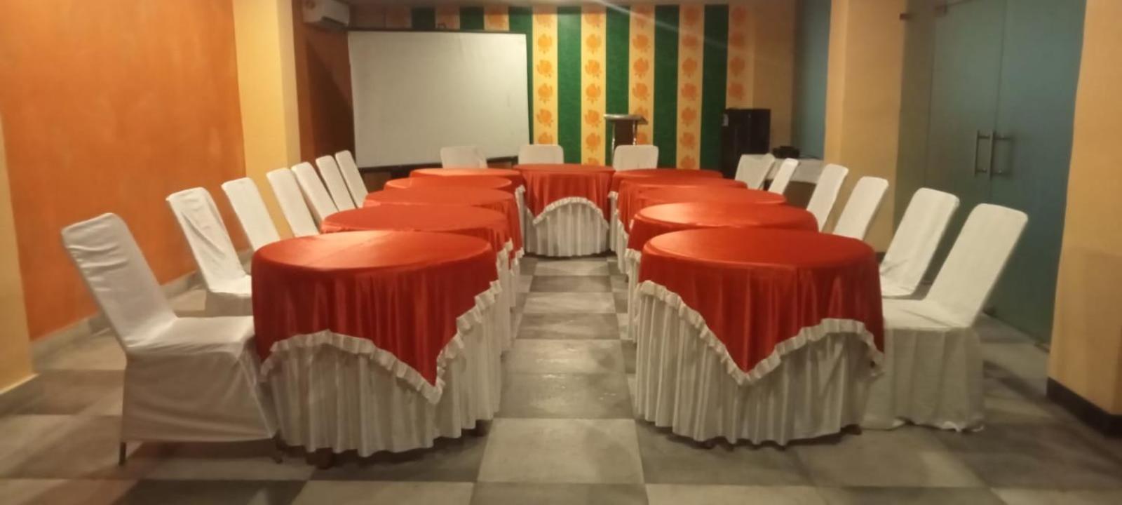 Hotel Grand Surya Kodarma 외부 사진